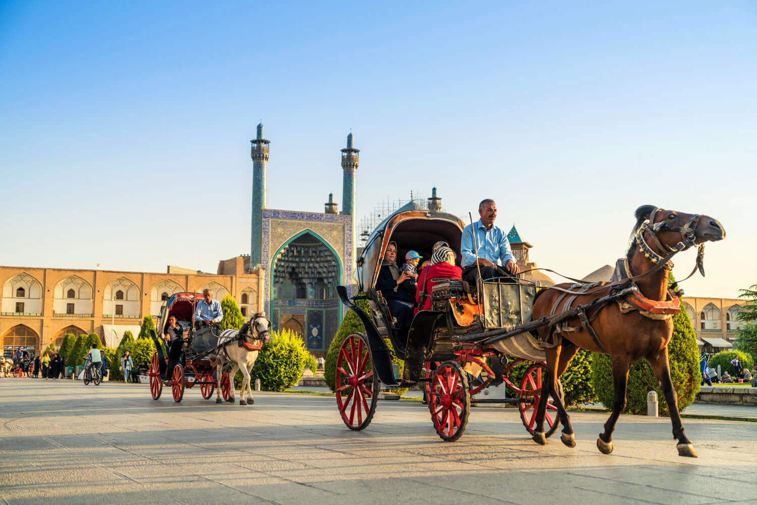 یک شب اقامت رایگان به مسافران در اصفهان| ماجرا چیست؟

