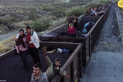 هجوم مهاجران به مرز