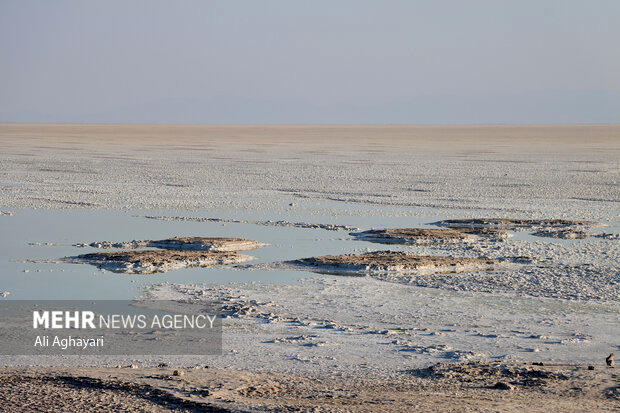 درخواست ۴۳نماینده مجلس برای انتقال آب خلیج فارس به دریاچه ارومیه