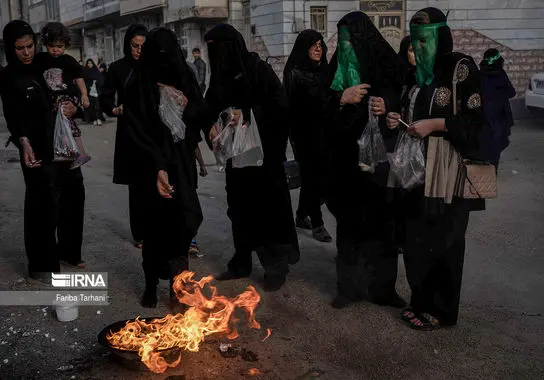 عزاداری بانوانِ نقابزده در «چهل منبر» لرستان 3