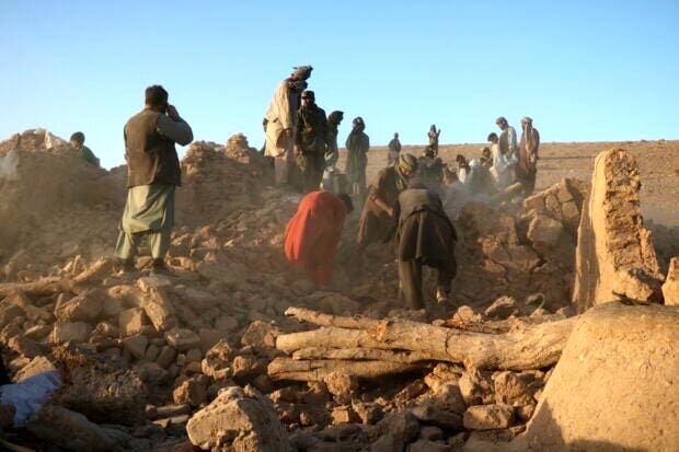 تصویری دردناک از رنج مردم هرات پس از زلزله ویرانگر