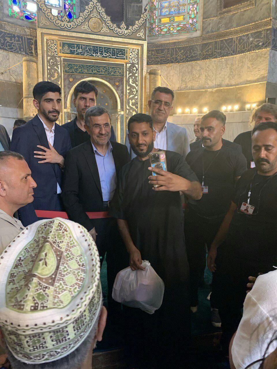 تصاویر جدید از احمدی‌نژاد پس از ترک ایران