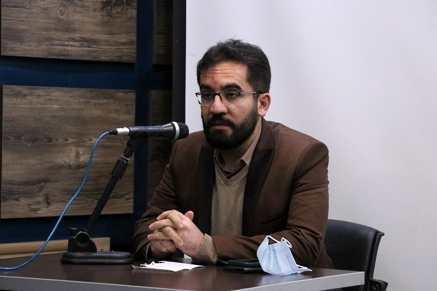 حمله مشاور وزیر به مجری تلوزیون!