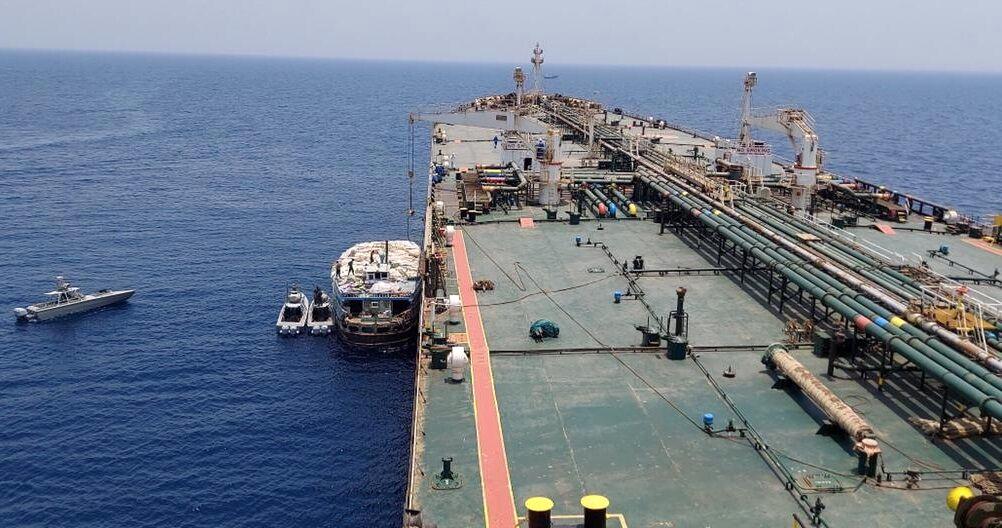 ماجرای نجات خدمه لنج باری حادثه دیده توسط کشتی شرکت ملی نفتکش چه بود؟