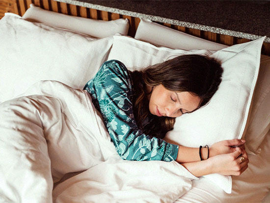 خواب خانم ها بیشتر است یا آقایان و چرا؟