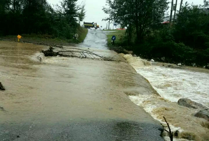 بارش سیل‌آسا در سیستان؛ راه ارتباطی ۳۳ روستا قطع شد