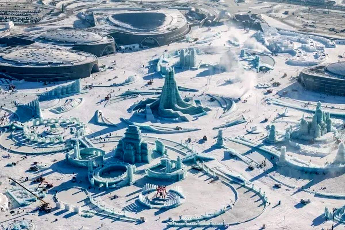 بزرگ‌ترین شهر یخی جهان را ببینید + عکس