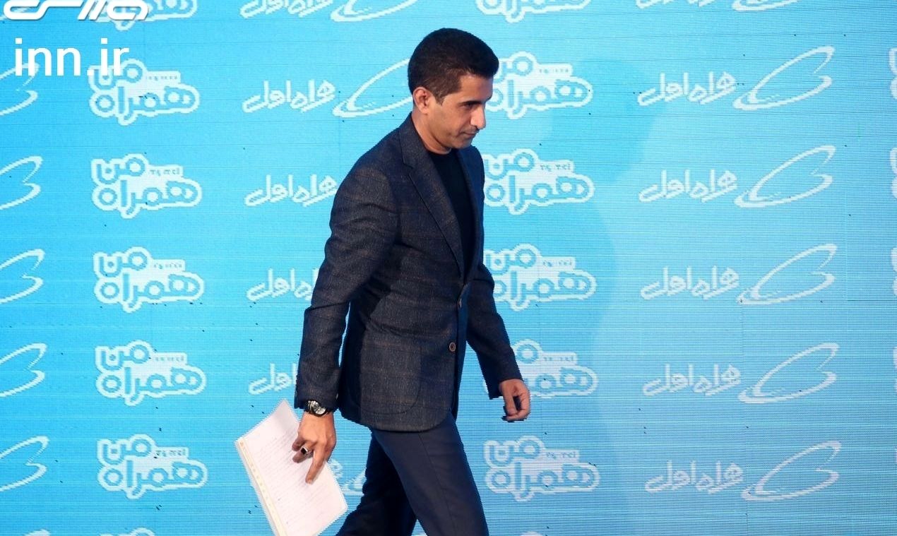 کامرانی‌فر استعفا کرد