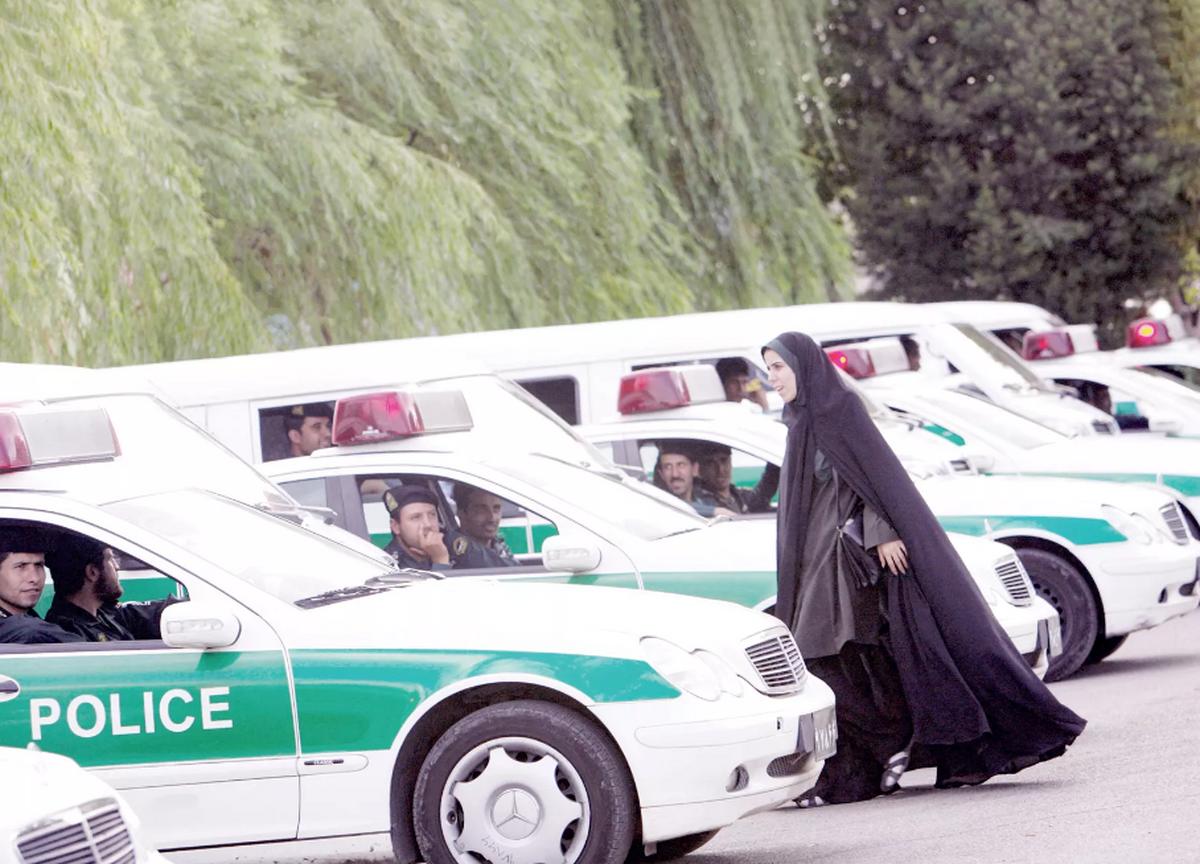 در خیابان‌های تهران چه می گذرد؟ ماجرای عکس‌برداری ازچهره زنان