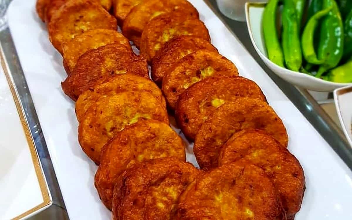 طرز تهیه یک کوکو سیب زمینی متفاوت مغزدار + فیلم