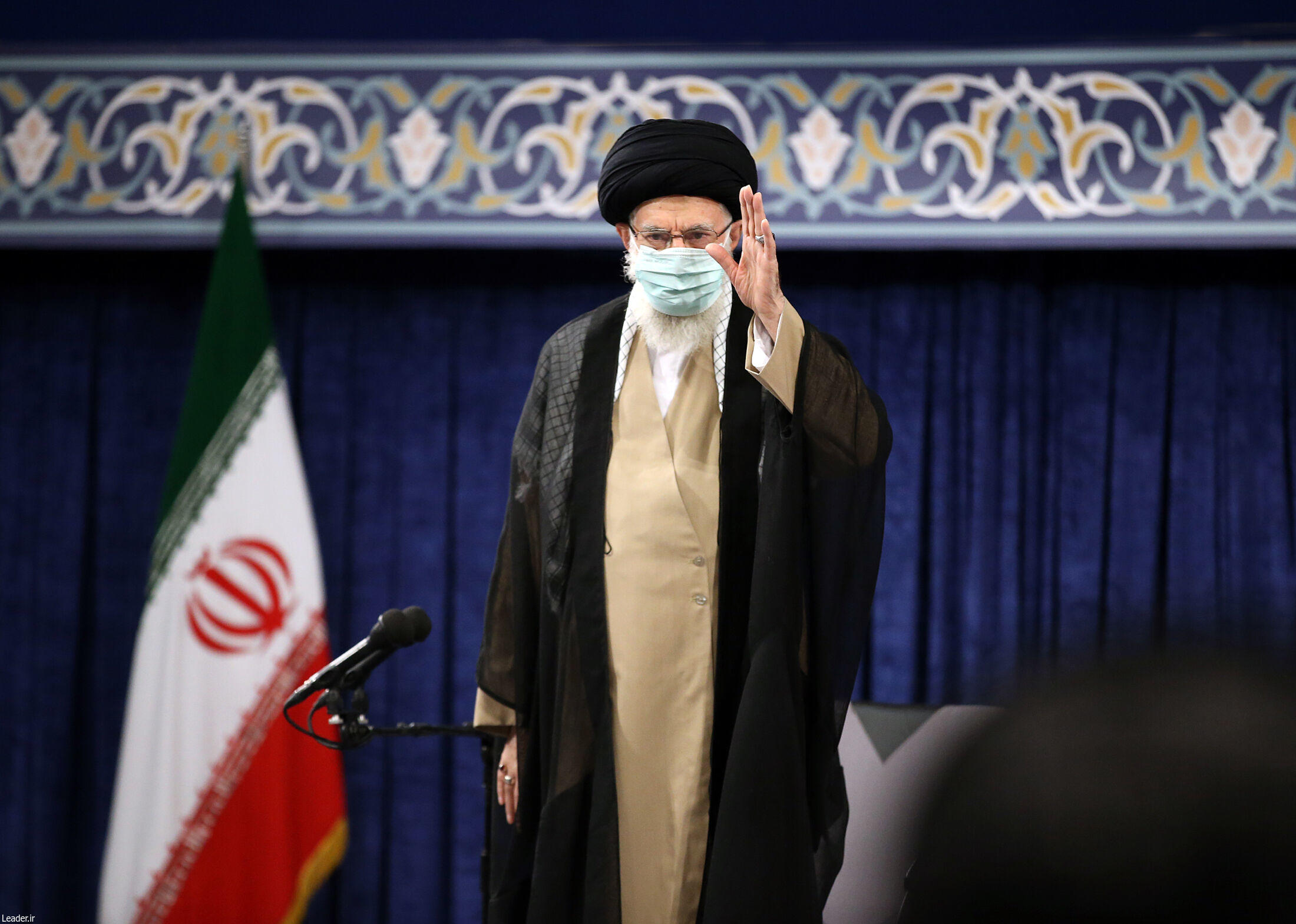 رهبر انقلاب :جمهوری اسلامی دخالتی در کشورهای دیگر ندارد،