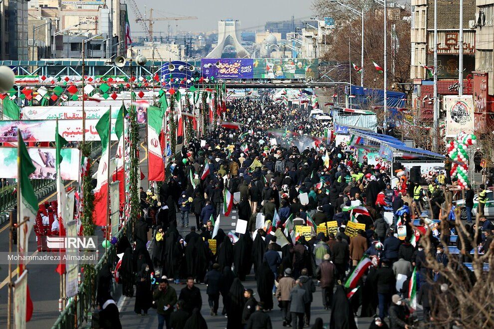 واکنش جالب استندآپ کمدین معروف قمی به بنر خبرساز راهپیمایی دیروز

