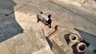 اتفاق وحشتناک در چین/ دختر 12 ساله، پسر ۴ ساله را در چاه خفه کرد + فیلم 16+
