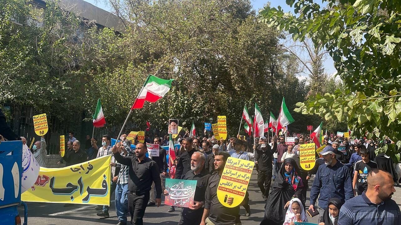 خروش یکصدا علیه «ناامنی و آشوب»؛ راهپیمایی نمازگزاران تهرانی