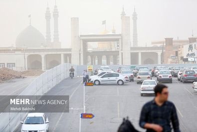 قم در گرد و غبار غرق شد