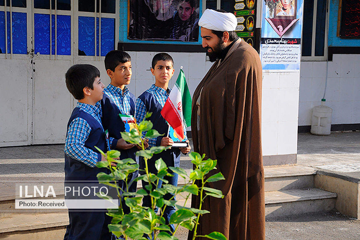 3000 معلم «طلبه» خانم و آقا جذب مدارس آموزش و پرورش شدند