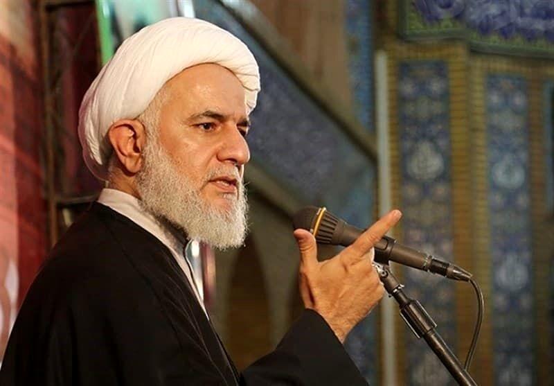 امام جمعه موقت اهواز: ایران بدون فضای مجازی، ۱۷ هزار شهید تقدیم انقلاب کرد