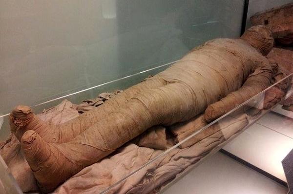 چرا مصریان باستان اجساد را مومیایی می کردند؟