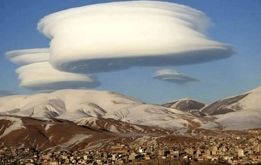 ماجرای ابر‌های عجیب در آسمان خلخال چیست؟ | ابرهای عدس‌گون با زلزله مهیب ترکیه مرتبط است؟ + فیلم