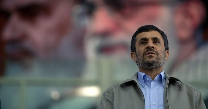 تیپ جدید محمود احمدی نژاد در یک میوه‌فروشی + عکس