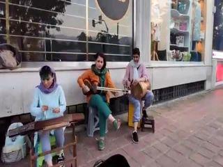 موسیقی خیابانی 4 زن در تهران فضای مجازی را منفجر کرد + فیلم