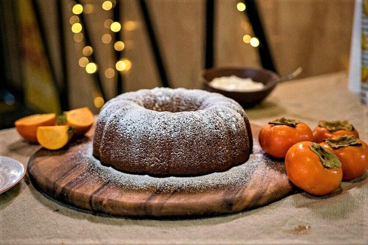 یک پیشنهاد جذاب برای شب چله؛ کیک خرمالو 