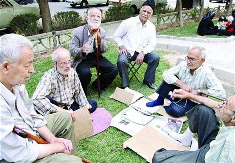 اعتراض شدید به وزیر کار و مدیر عامل تامین اجتماعی درباره میزان عیدی بازنشستگان