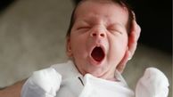 چرا نوزادان شب‌ها بیدارند روزها خواب؟