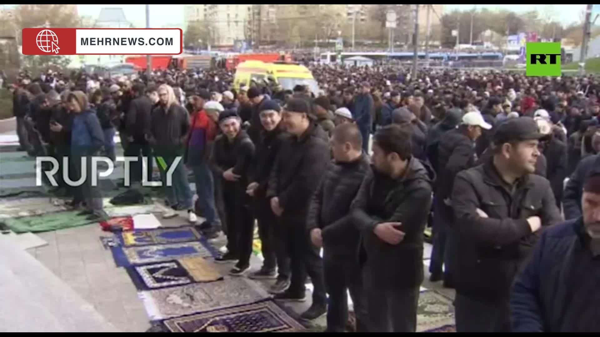 ببینید | اقامه نماز عید فطر در مسجد جامع مسکو