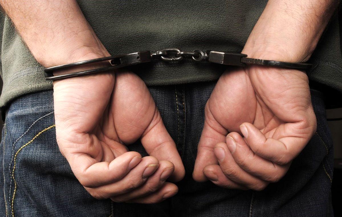 دستگیری مرد هزار چهره در ایوان | کلاهبرداری سنگین از جوانان دانشجو و جویای کار