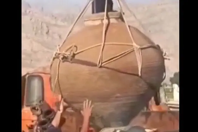 کشف‌ جدید در ارسنجان به تخت جمشید منتقل شد + عکس