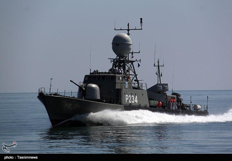 مانور ارتش ایران در بزرگترین دریاچه جهان