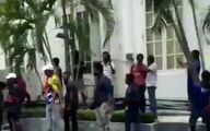 تفریح و شنای معترضان در استخر رئیس جمهور سریلانکا / ویدئو