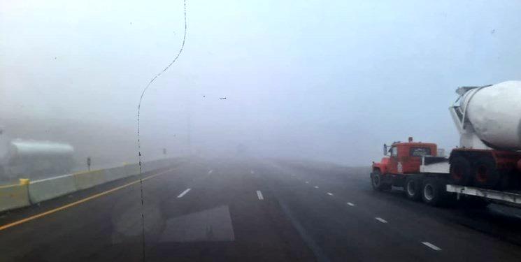 مه‌گرفتگی شدید در این استان / جاده‌ها دیده نمی‌شوند! + فیلم