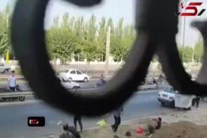  ویدئو/ نزاع هولناک  چند مرد افغانی در تهران
