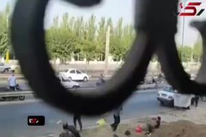  ویدئو/ نزاع هولناک  چند مرد افغانی در تهران
