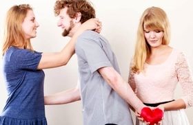 ۸ نشانه که زن دیگر به دنبال شوهر شما است