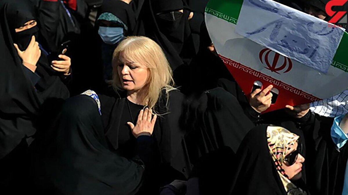 روایت شاهد عینی از عکس جنجالی زن بدون حجاب در تظاهرات