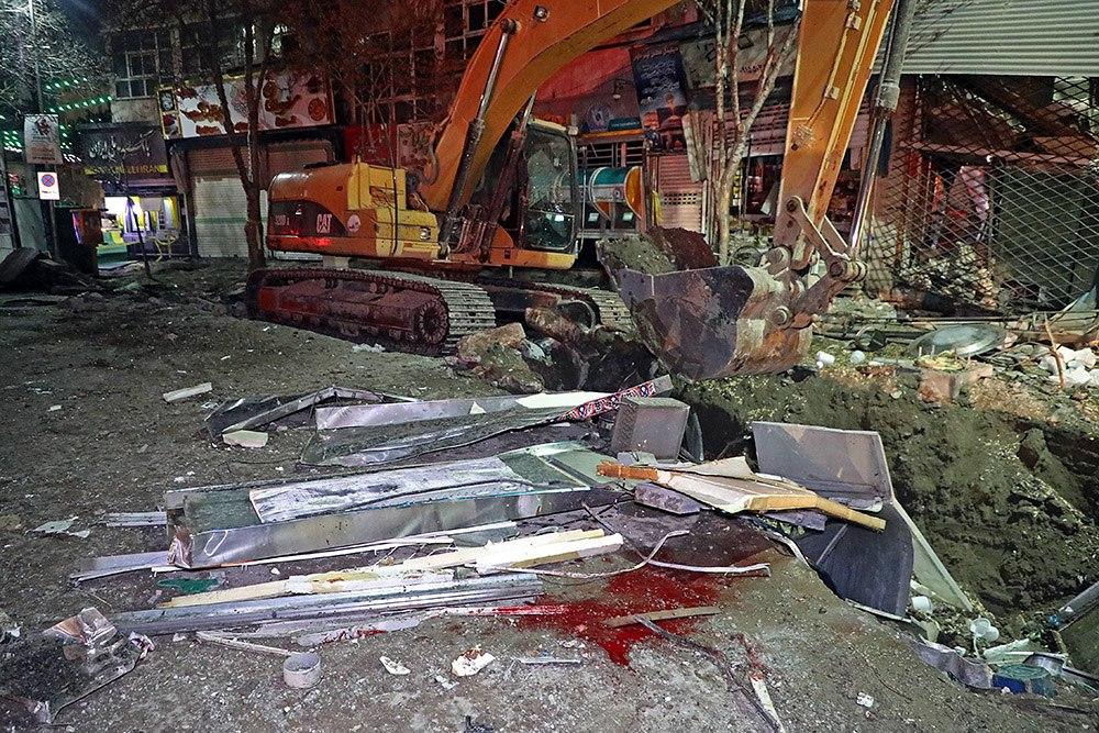 انفجار مهیب در میدان طبرسی مشهد | چند مغازه تخریب شدند + تصاویر

