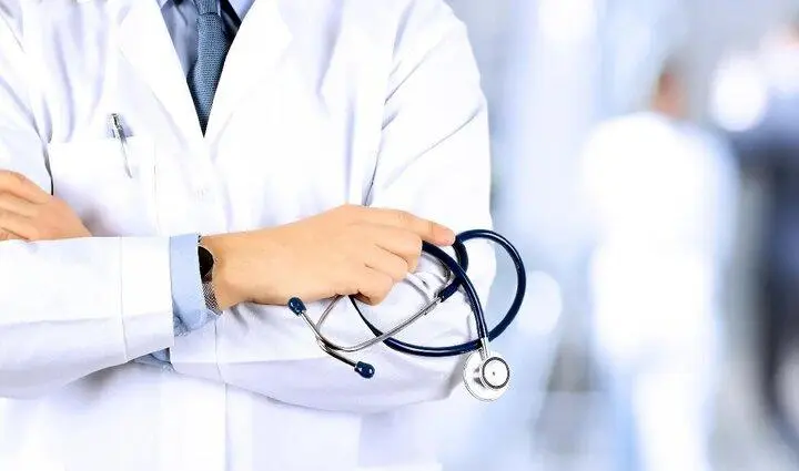 چه تعداد پزشک افغانستانی در ایران طبابت میکنند؟