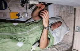 وضعیت فضانوردان هنگام خوابیدن + فیلم