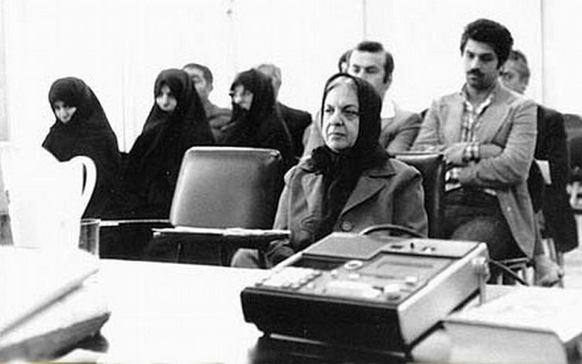 اعدام «اولین وزیر زن» ایران | فرخ‌رو پارسا که بود؟