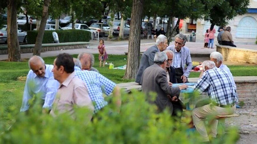 هشدار و تهدید یک مقام کارگری درباره حقوق بازنشستگان | چرا افزایش مستمری بازنشستگان تصویب نشد؟ |دیگر منتظر نمی مانیم ...