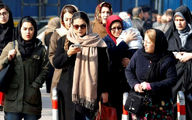 عکس جواب عکس؛ دو مدل حجاب دختران ، مقابل دانشگاه تهران