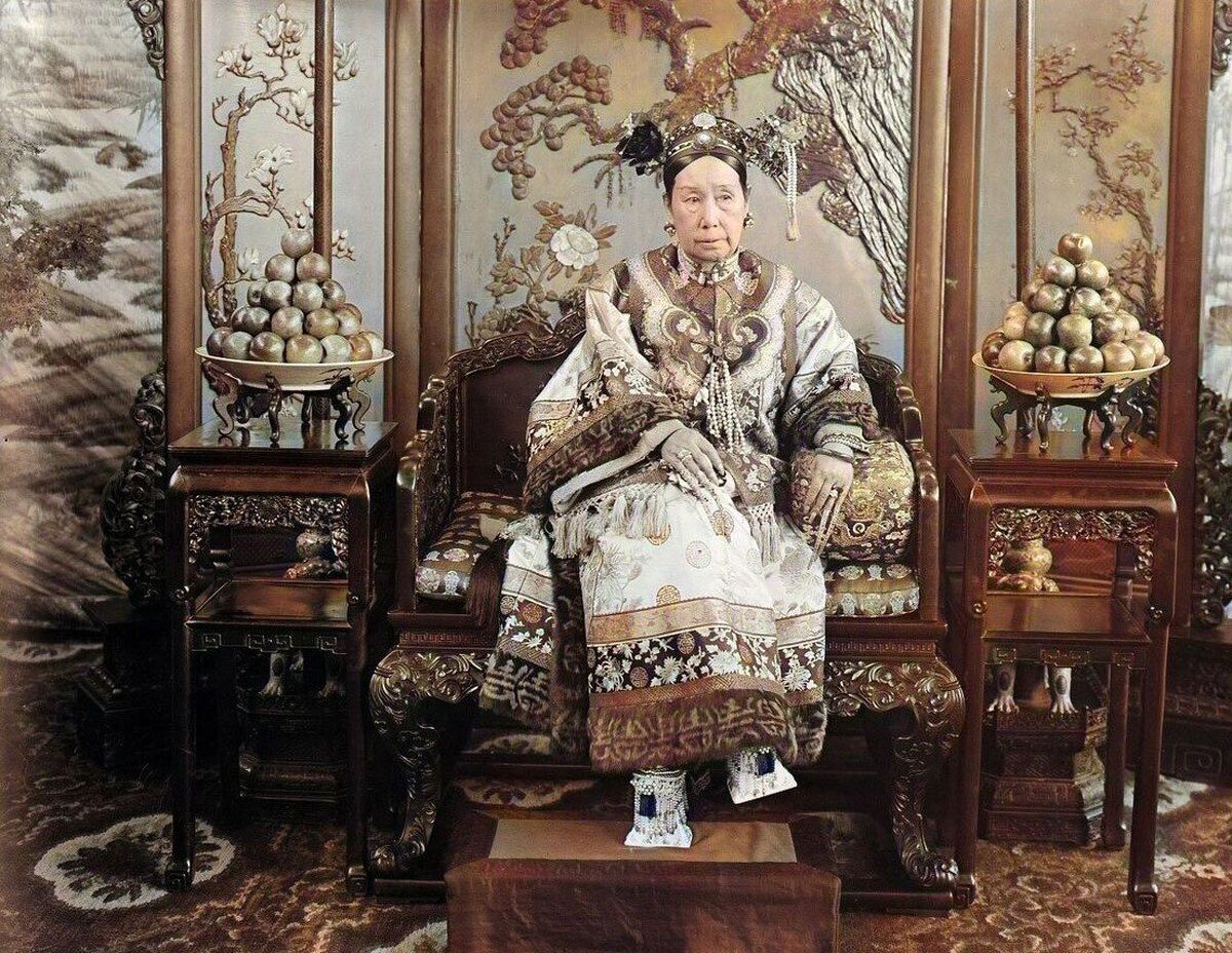 «ملکۀ چین» هم رونمایی شد | عکس های دیده  نشده از ملکه آسیایی که تا حالا ندیده بودید