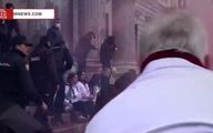 ببینید | پارلمان اسپانیا به خاک و خون کشیده شد