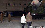 رهبر کره شمالی برای اولین بار از دخترش رونمایی کرد + عکس