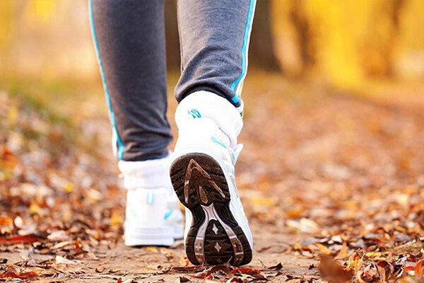  پیاده‌روی جلوی پیری را می گیرد | 8 دلیل برای آنکه روزانه قدم‌هایتان را بشمارید