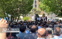 تجمع اعتراض آمیز فرهنگیان بازنشسته مقابل سازمان برنامه و بودجه