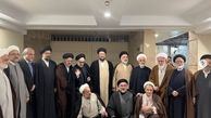 عکسی از شب‌نشینی خاتمی با حسن خمینی ، عبدالله نوری و چند روحانی  مبارز